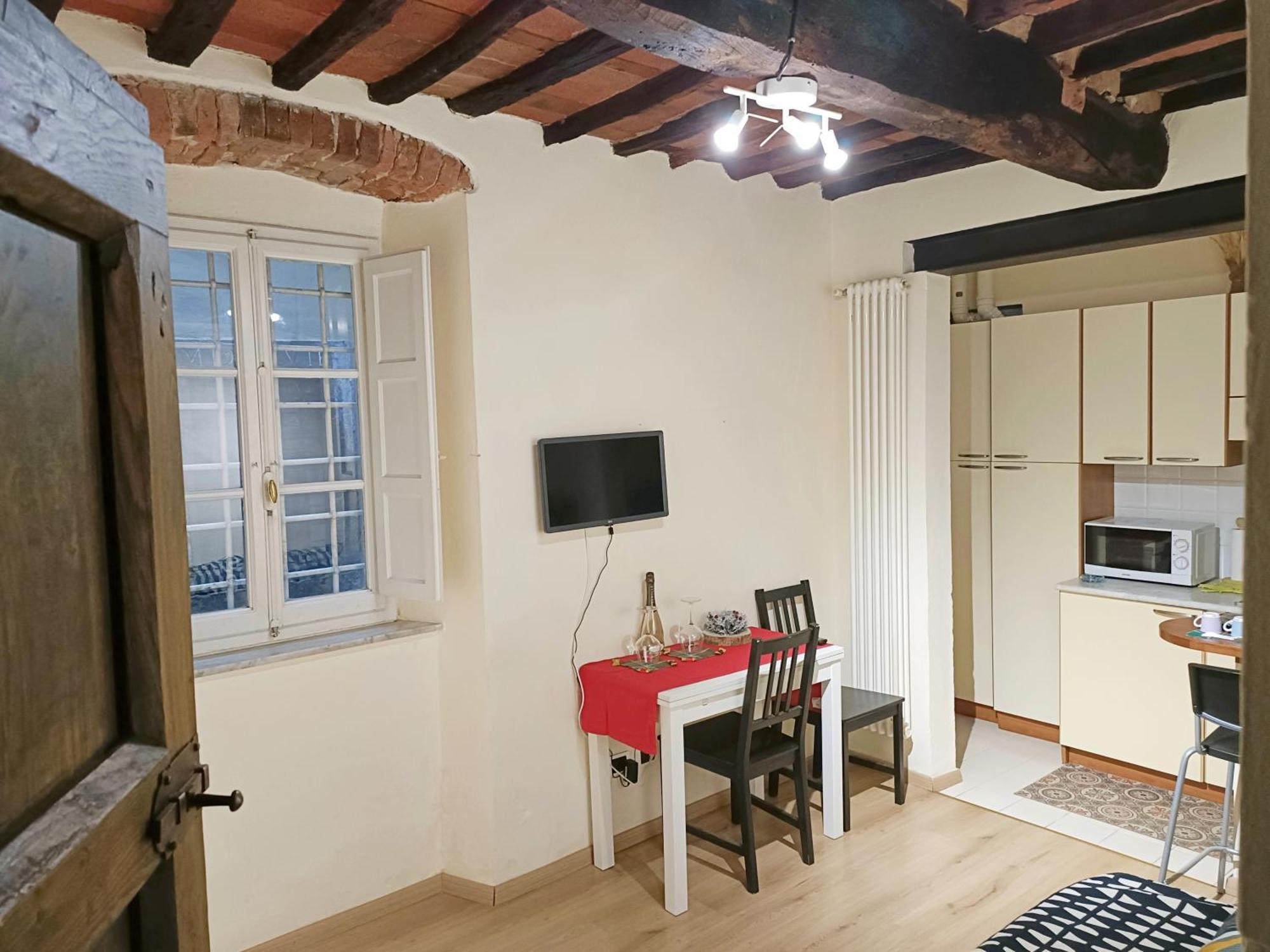Il Giardino Segreto Apartment Лука Екстериор снимка