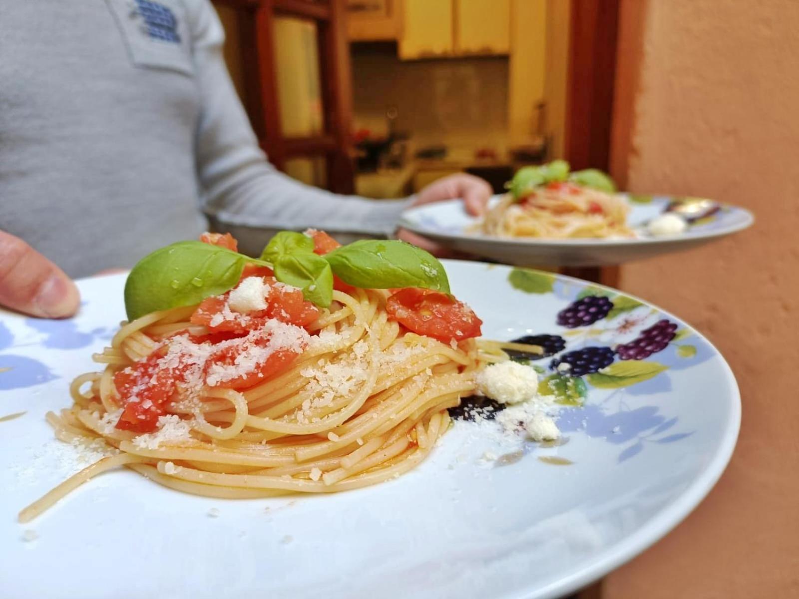 Il Giardino Segreto Apartment Лука Екстериор снимка