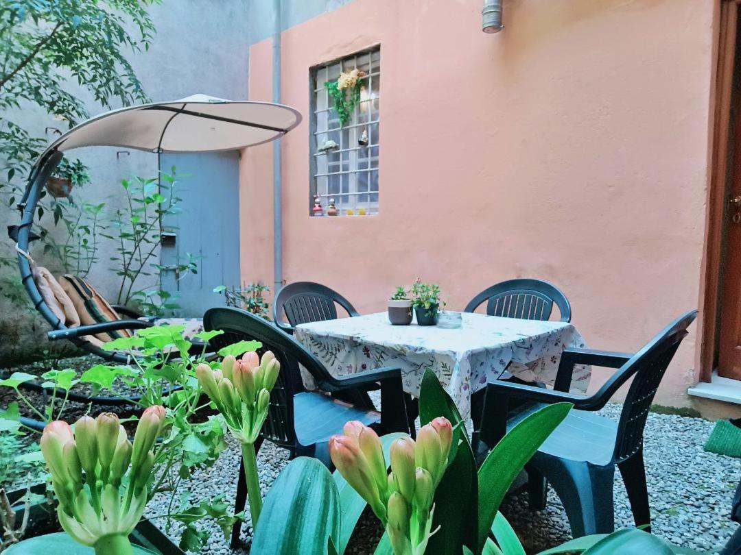 Il Giardino Segreto Apartment Лука Екстериор снимка